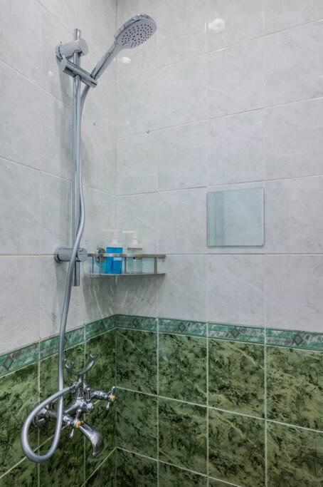 Spacious 3Bd Central Apartment Софія Екстер'єр фото
